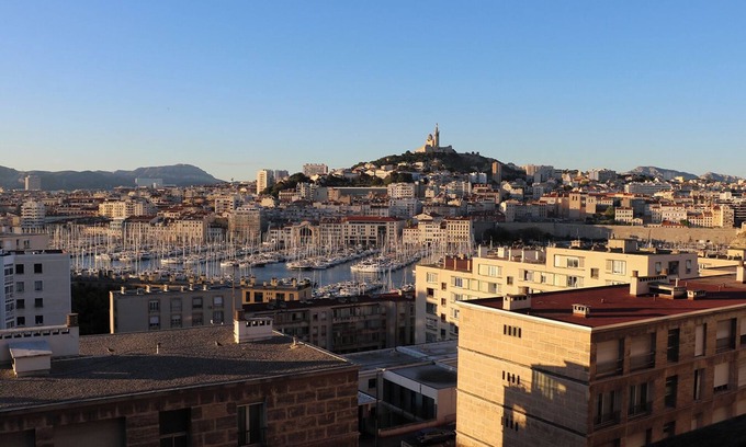 Hotel-de-Ville Apartment | Exceptional sea view, spacious apartment with tasteful decor.