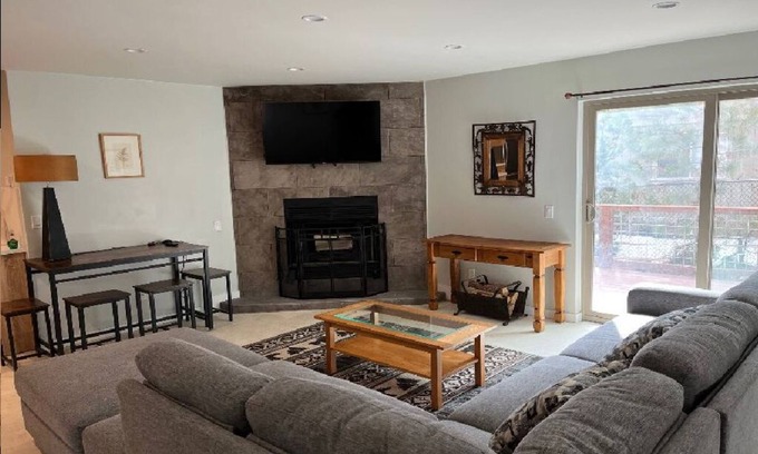 South Lake Tahoe Apartment | Exciting 2 bedroom apartment, South Lake Tahoe