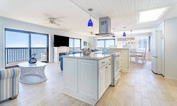 North Ocean City Condo | EXCLUSIVE 100-ft Oceanfront Balcony - 3 Bed/2.5 Bath End-Unit Condo @ Sea Watch