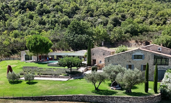 Viens House | Exclusive 16 beds property, 7 AC rooms, tennis, heated pool, SPA,. & Chef!