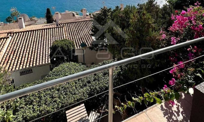 Almunecar Ski Chalet | Exclusive Alhambra Chalet Bay Views