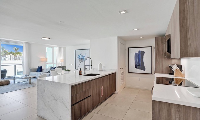 Central Beach Apartment | Exclusive Beachside Condo with 5-star Amenities