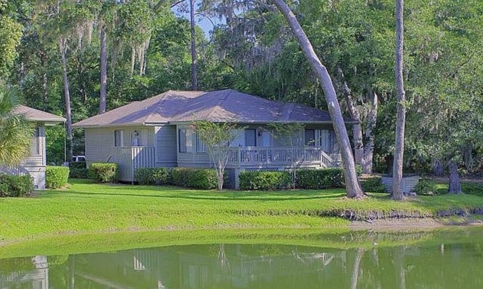 Hilton Head Island Cottage | Exclusive Escape: Spacious Home in Gated Shipyard Community, with bikes to ride