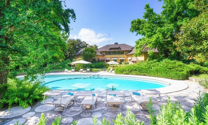 Martignana di Po Villa | Exclusive villa with large park and swimming pool to 8 km from Cremona Lombardy