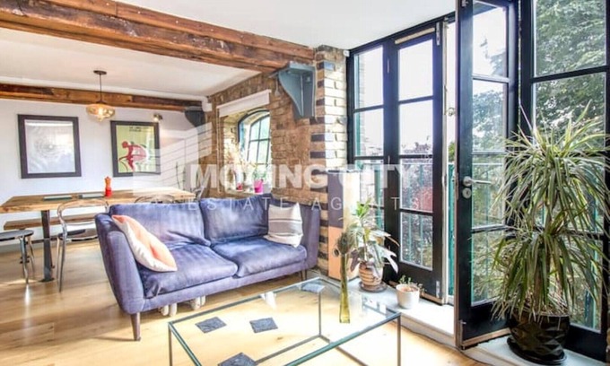 Whitechapel Apartment | Exclusive Shoreditch Warehouse w. Rooftop Garden