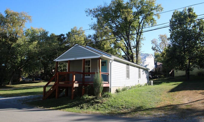 Midway House | Exclusive Spot in Downtown Midway