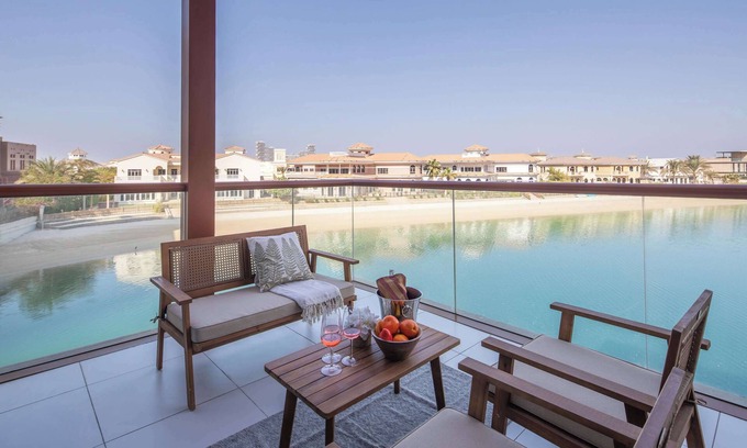 Old Dubai Apartment | Exclusive Studio in Palm Jumeirah with Sea Views