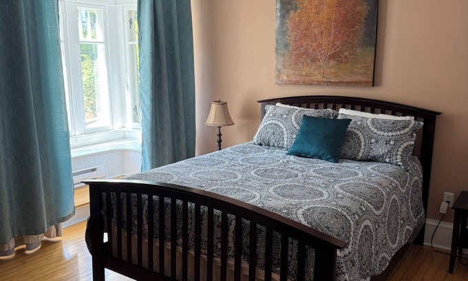 Waterford Valley Apartment | Executive 2 Bedroom Apartment Downtown St. John's Midstream Manor Unit 10