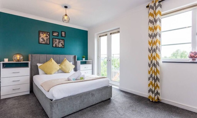 Newcastle-upon-Tyne House | ◑Executive 5 Bed House ◑Ensuite ◑Parking ◑Garden