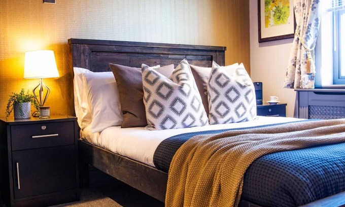 Yeovil Apartment | Executive en-suite room, parking & Free gym access