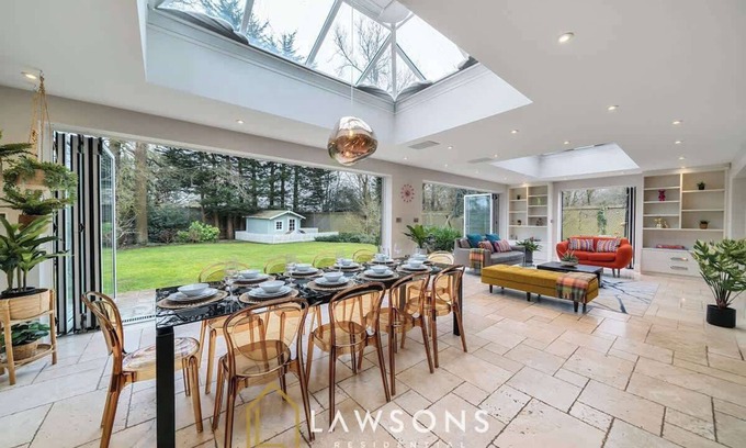 Windsor House | Executive Home by Lawsons – Close to Legoland