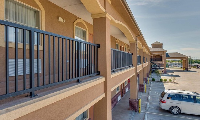 Cushing Hotel | Executive Inn and Suites Cushing