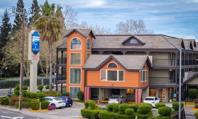 Downtown Sacramento Hotel | Executive Inn & Suites Sacramento