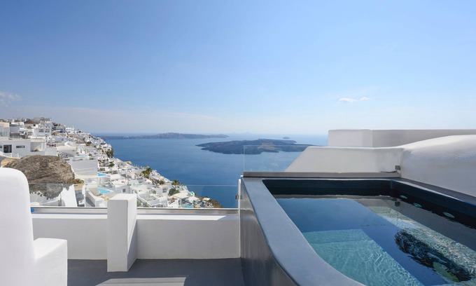Firostefani House | Executive Suite with Caldera View & Hot Tub