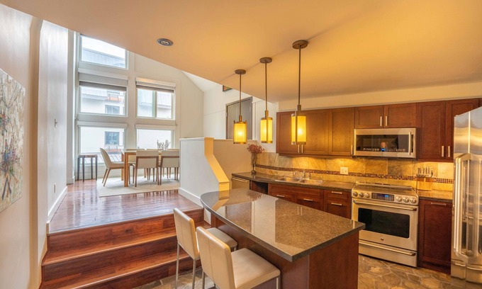 Whistler Village Hotel | Executive - The Inn at Whistler Village