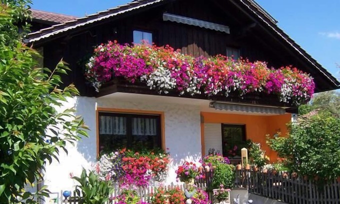Manglham Apartment | Exklusive, 90qm große FeWo mit 3 Doppelzimmern und einem Balkon