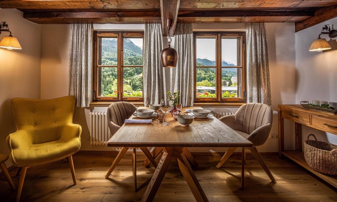 Berchtesgaden Apartment | Exklusive Ferienwohnung im Historischen Hofmusikerhaus Über den Dächern Berchtes