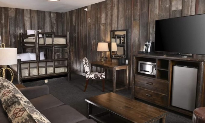 Broken Arrow Hotel | Expanded King Bunk Bed, Stoney Creek Broken Arrow, Living Area, Sofa
