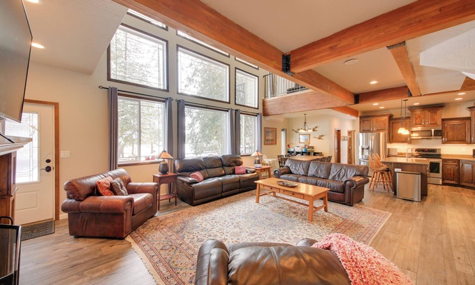 Sagle House | Expansive Group Lake House w/Private Hot Tub!