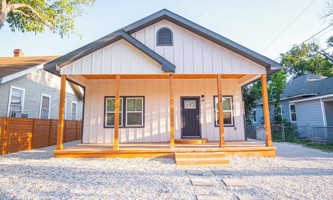 Denver Heights House | Experience Convenience w/4BR/3BA Near Alamodome