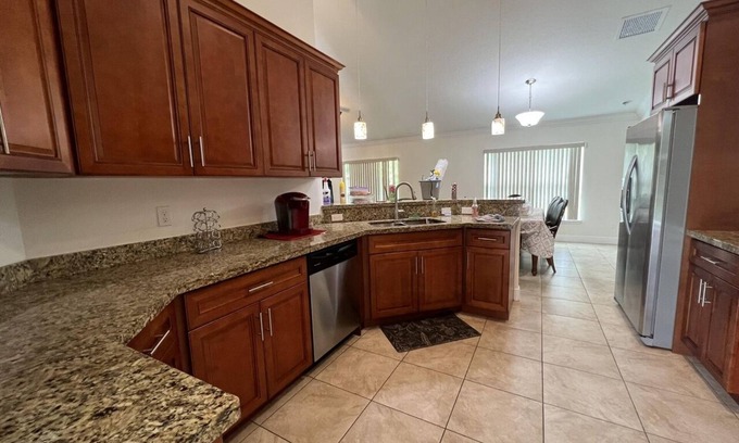 Port Saint Lucie House | Experience golf paradise! Just 9 mins from PGA Village.