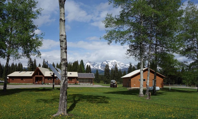 Polebridge House | Experience nature's call deep in your heart's core!