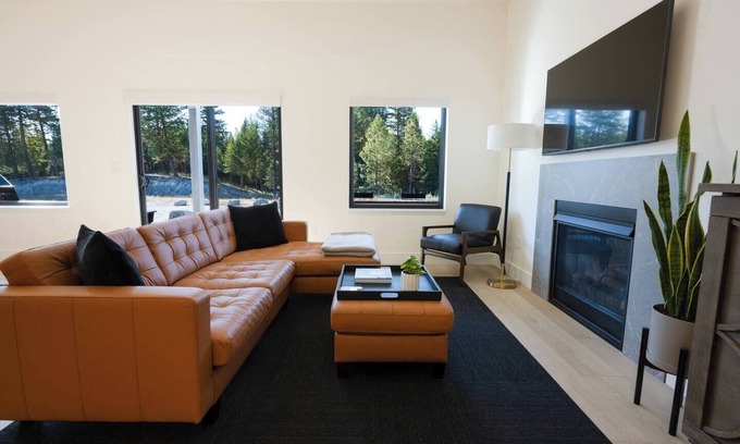 Lakeside House | Experience Simple Montana Luxury (Cottage #1)