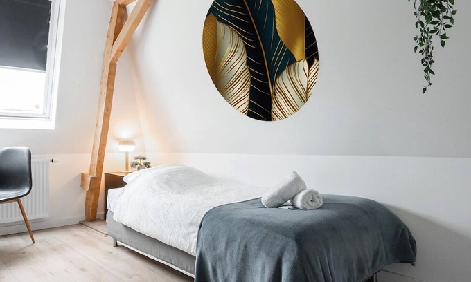 Tilburg House | Experience the Ultimate Convenience in our Cozy Junior suite with free street-parking.