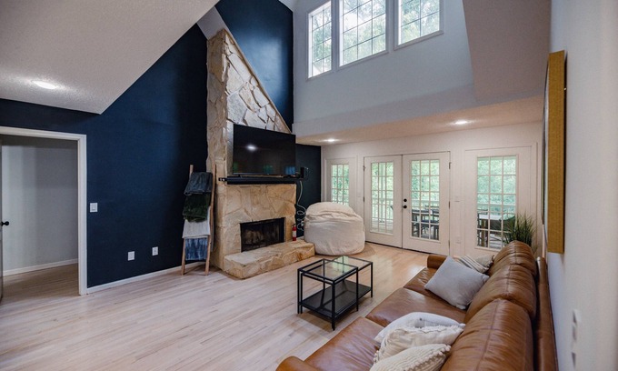 Duncanville House | Experience Tuscaloosa - Getaway on 10 acres just minutes outside of Tuscaloosa