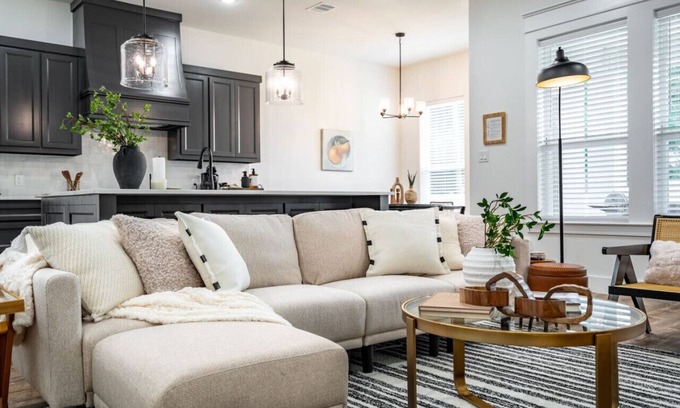 Fort Worth Apartment | Expertly Designed Home w/Fire Pit + Telescope