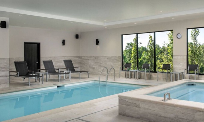 Bozeman House | Explore Bozeman in Mountain Hotel! Indoor Pool, FREE Breakfast, Pets Allowed!
