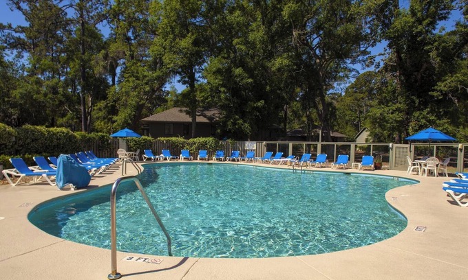 Shipyard Plantation Villa | Explore Hilton Head from 2BR with Kitchen, Pool, Bikes & Nearby Outdoor Fun