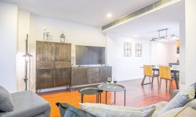 Almeria Centro Apartment | Expoholidays Rueda 4A Parking