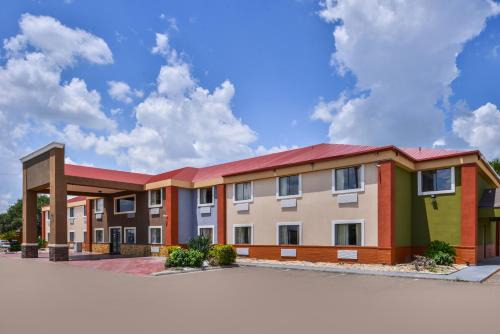 Weslaco Hotel | Express Inn Weslaco/Mercedes