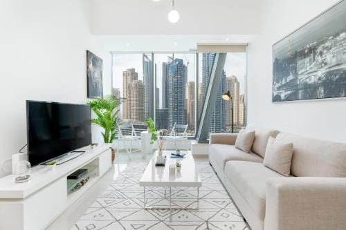 Dubai Marina Apartment | Exquisite 1 Bedroom Marina View