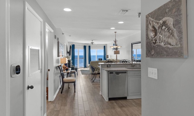 Pensacola Beach Condo | Exquisite beach front condo! Beach chairs and umbrella service included!