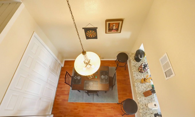 Fort Worth Condo | Exquisite Condo with Pool, Car Garage & Games near Dickies Arena|Stockyards