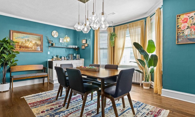Midtown - Westport House | Exquisite Duplex in the Heart of KC + Parking