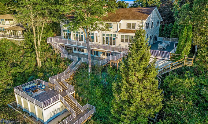 New Buffalo House | Exquisite lakefront home with firepit, fast WiFi, central AC, piano, games & W/D