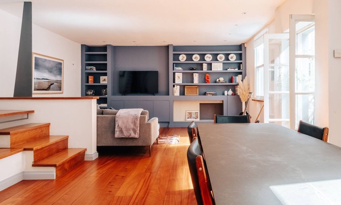 Royal Borough of Kensington and Chelsea House | Exquisite Mews in the Heart of Kensington, Londonn- 3 Bedrooms, 3 Bathrooms