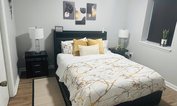 Ampere Apartment | Exquisite private 1-bedroom apartment in delightful Newark with modern amenities