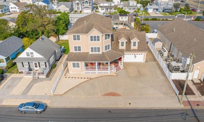 Brigantine House | Exquisitely Large Home Block and a half to Beach