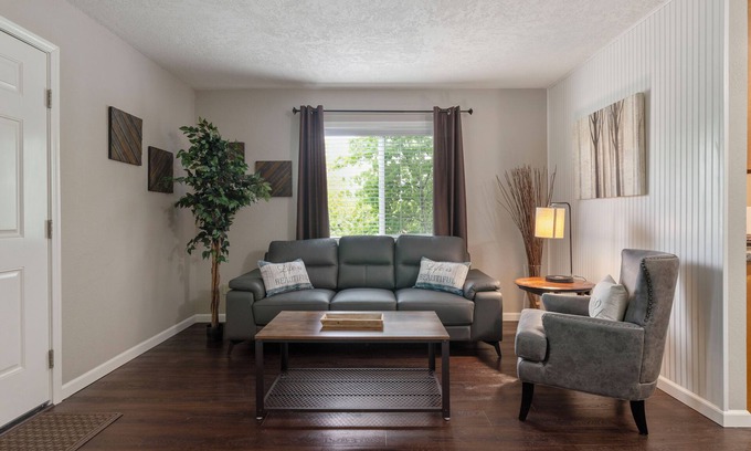 McMinnville Apartment | Extended Stay 1BR Apt Steps to Wine-Dine-Pubs + Dog Friendly #3