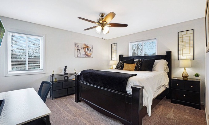 Fox Valley House | Extension Stay Naperville FHS Rental - Woodview Ct