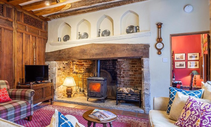 Lavenham House | Extraordinary 15th Century timber framed cottage in famous Medieval village - The Tryst