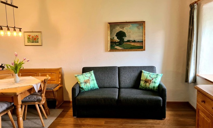 Ruhpolding Apartment | F Apartment Längauer Alm 52sqm, balcony, kitchen, 2 bedrooms and 1 bed-sitting room.