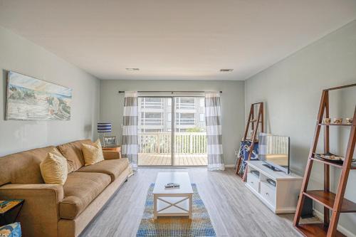 Oceanmarsh Subdivision House | F Building Ocean and Pool Views from Porch