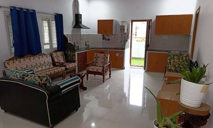 Hyderabad Apartment | F1 bedroom hill view unit with covered parking