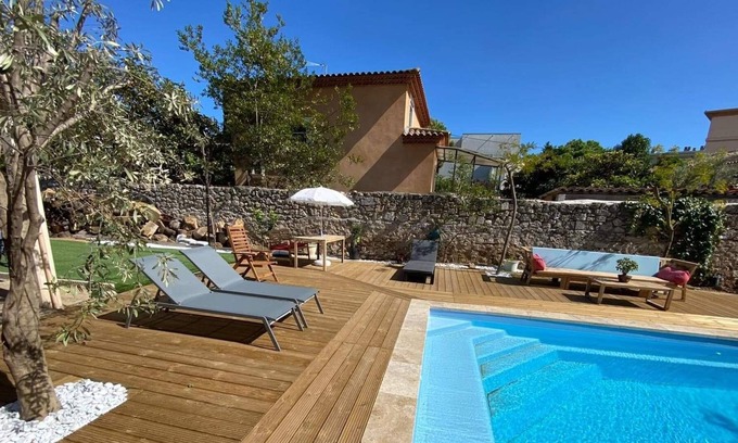 Pont de Vivaux Villa | F4 Gîte du stade Swimming pool and parking for one car
