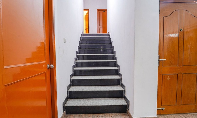 Velachery Hotel | Fabexpress Harma Residency
